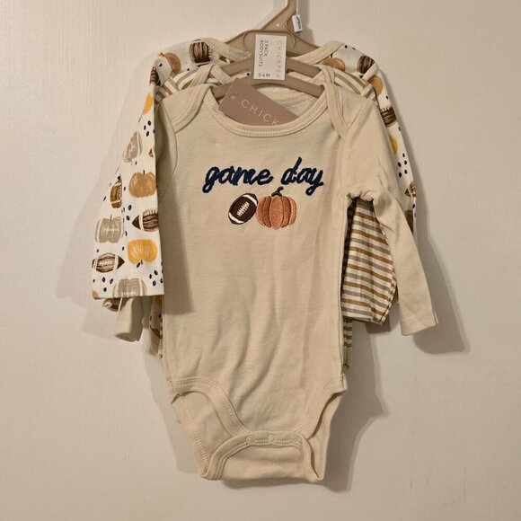 chick pea Other - Chick pea 3 Pack onesie set Baby Football & Holiday